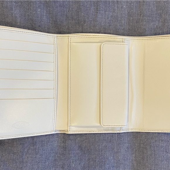 TODS brand new leather wallet - Picture 4 of 6